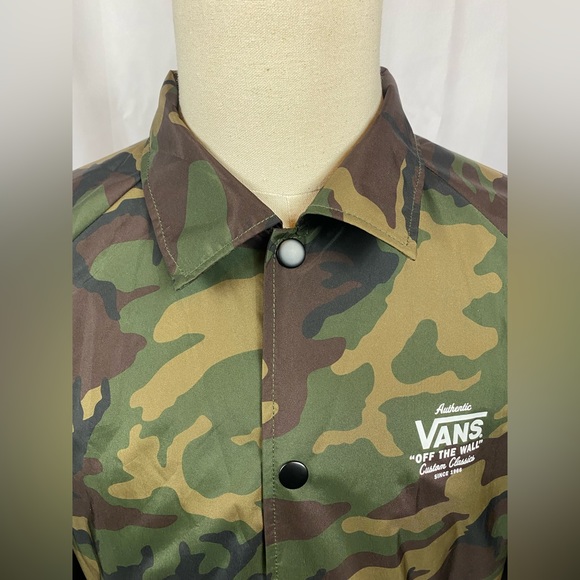 Vans camouflage windbreaker size large - Picture 3 of 3